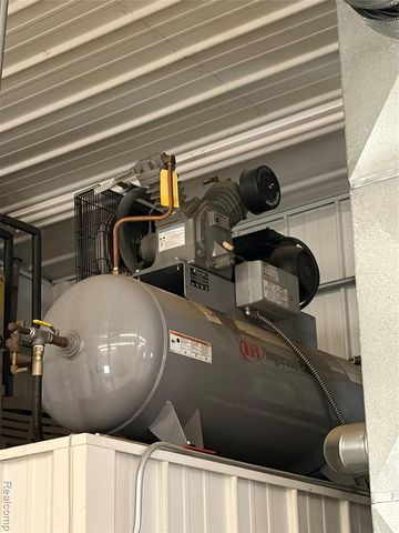 5099 Shields Road, Holly, MI 48442