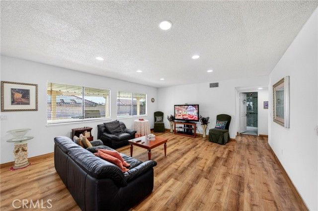 6109 Vineyard Ave, Rancho Cucamonga, CA 91701