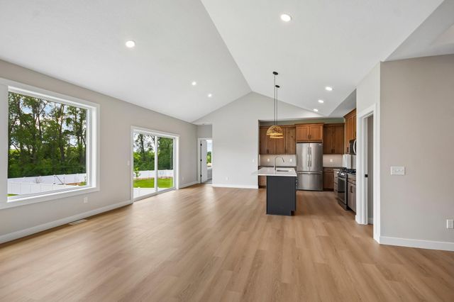 1732 Spruce Street, Farmington, MN 55024