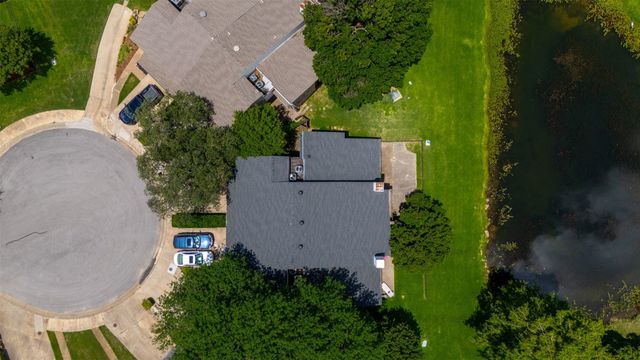 1827 Lakecrest Circle, Carrollton, TX 75006