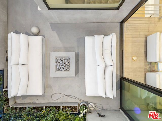 1704 Granville Avenue, Los Angeles, CA 90025