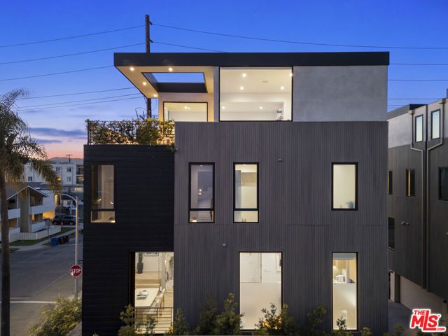 1704 Granville Avenue, Los Angeles, CA 90025