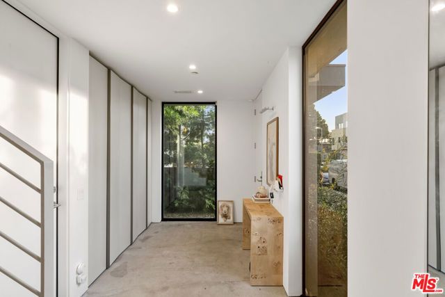 1704 Granville Avenue, Los Angeles, CA 90025