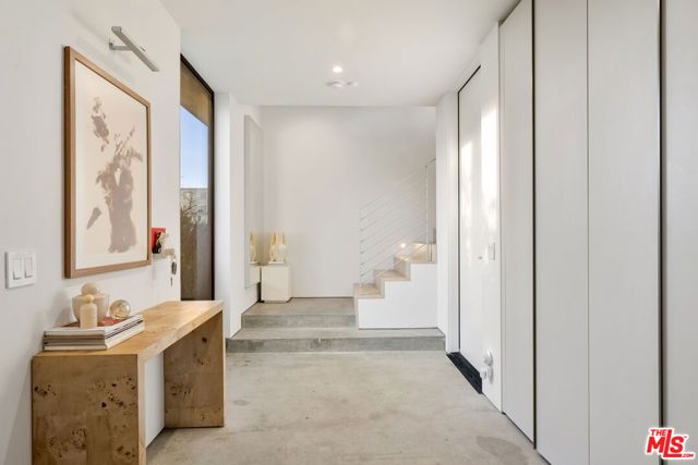 1704 Granville Avenue, Los Angeles, CA 90025