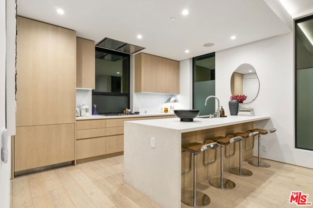1704 Granville Avenue, Los Angeles, CA 90025