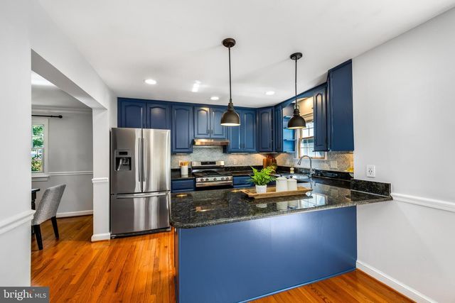2833 BOLLING RD, Falls Church, VA 22042