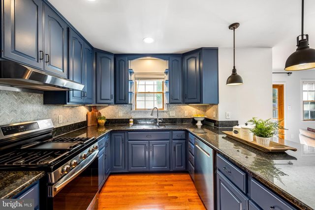 2833 BOLLING RD, Falls Church, VA 22042