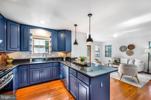 2833 BOLLING RD, Falls Church, VA 22042