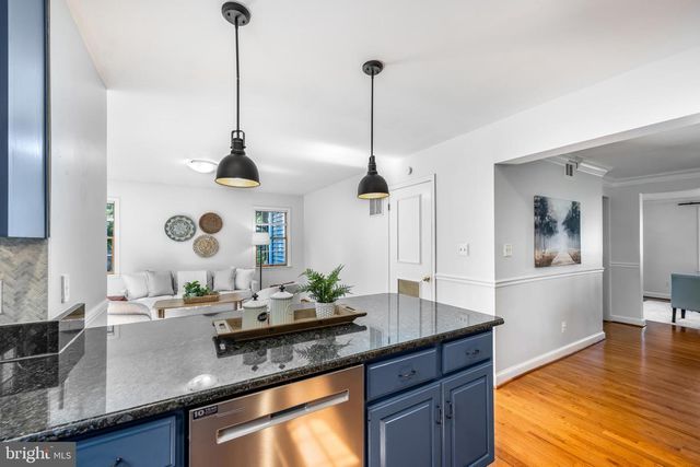 2833 BOLLING RD, Falls Church, VA 22042