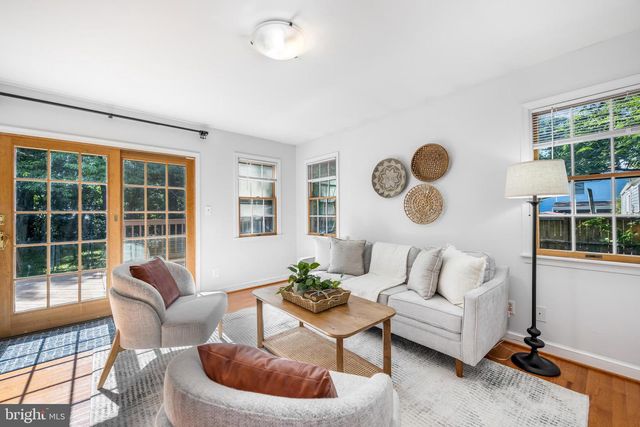 2833 BOLLING RD, Falls Church, VA 22042
