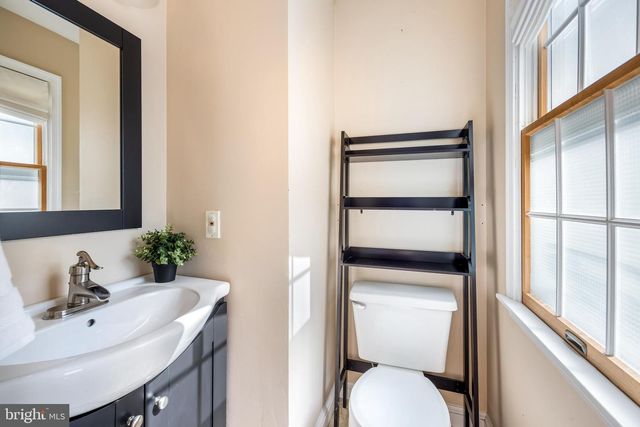 2833 BOLLING RD, Falls Church, VA 22042