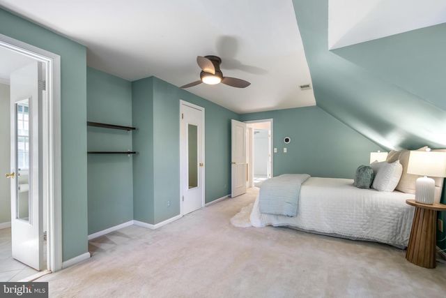 2833 BOLLING RD, Falls Church, VA 22042