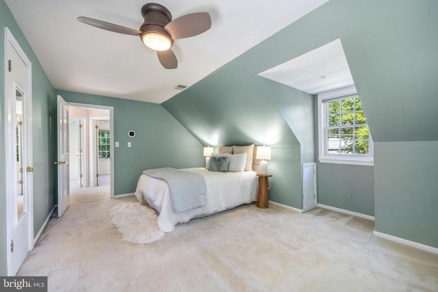 2833 BOLLING RD, Falls Church, VA 22042