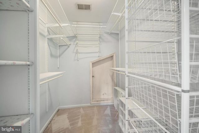 2833 BOLLING RD, Falls Church, VA 22042