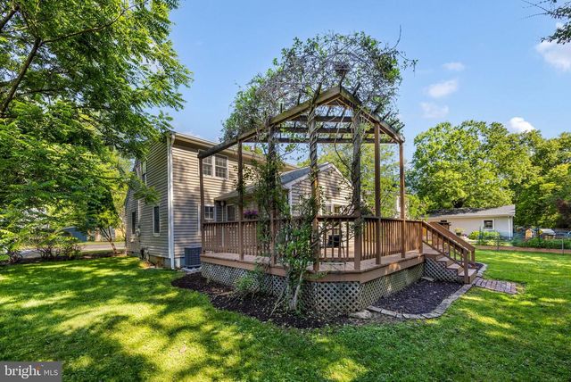 2833 BOLLING RD, Falls Church, VA 22042