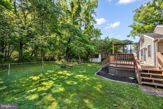2833 BOLLING RD, Falls Church, VA 22042