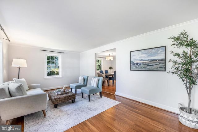 2833 BOLLING RD, Falls Church, VA 22042