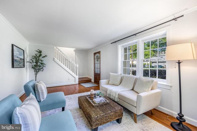 2833 BOLLING RD, Falls Church, VA 22042