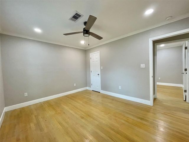 817 N Chenango Street, Angleton, TX 77515