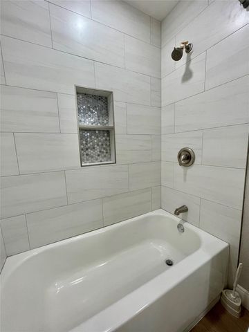 817 N Chenango Street, Angleton, TX 77515