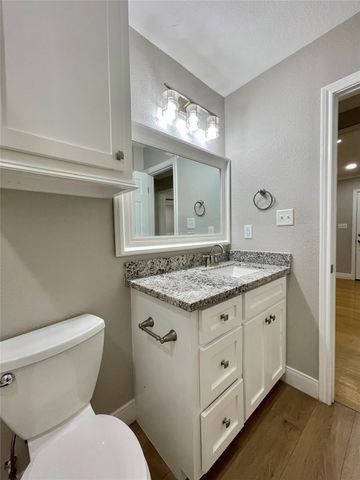 817 N Chenango Street, Angleton, TX 77515