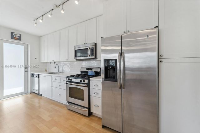 7440 Byron Ave 1B, Miami Beach, FL 33141