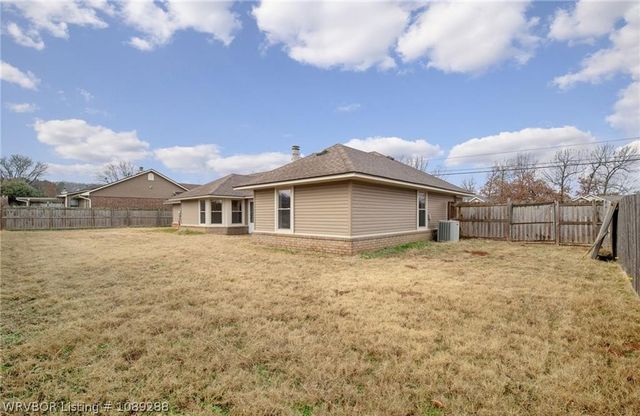 590 S Oak Street, Greenwood, AR 72936
