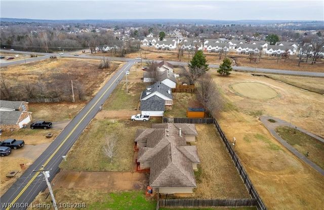 590 S Oak Street, Greenwood, AR 72936