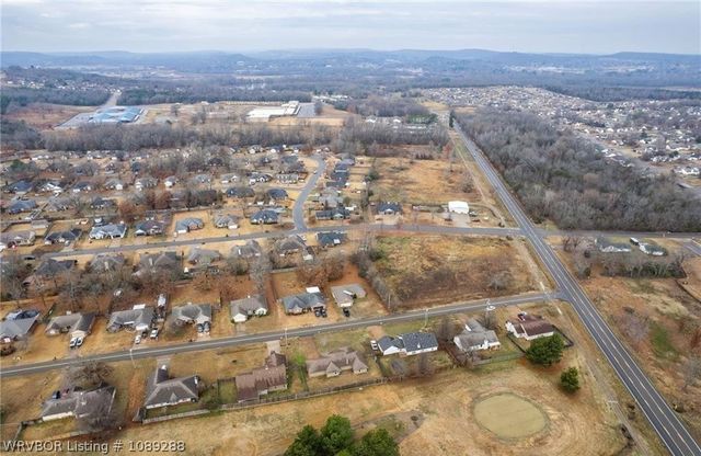 590 S Oak Street, Greenwood, AR 72936