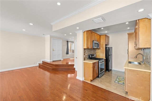 528 E. San Jose Ave 110, Burbank, CA 91501
