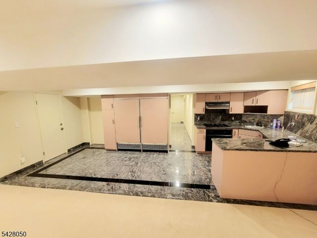 307 Center St, Englewood Cliffs Boro, NJ 07632