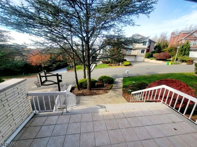 307 Center St, Englewood Cliffs Boro, NJ 07632