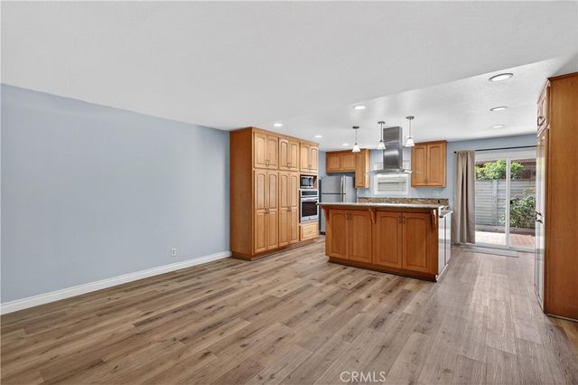 14802 Newport 20B, Tustin, CA 92780