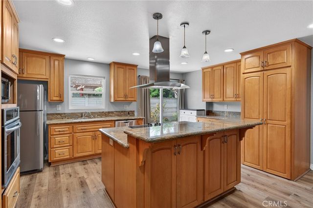 14802 Newport 20B, Tustin, CA 92780
