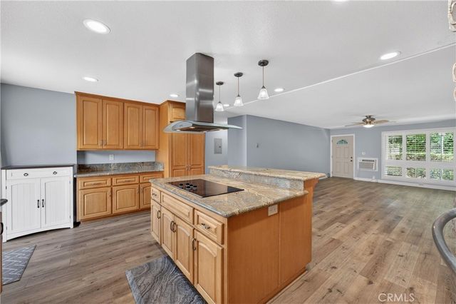 14802 Newport 20B, Tustin, CA 92780