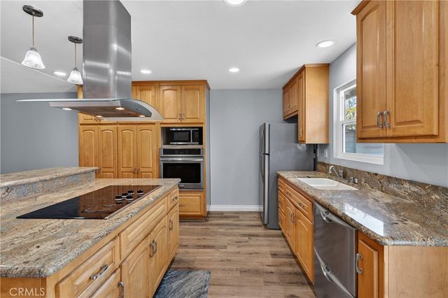 14802 Newport 20B, Tustin, CA 92780
