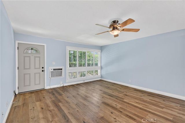 14802 Newport 20B, Tustin, CA 92780