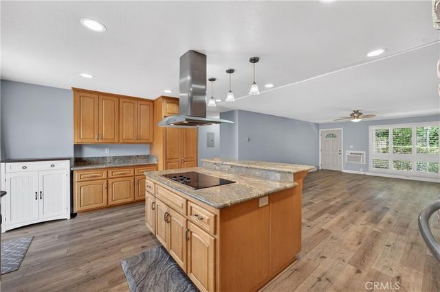 14802 Newport 20B, Tustin, CA 92780