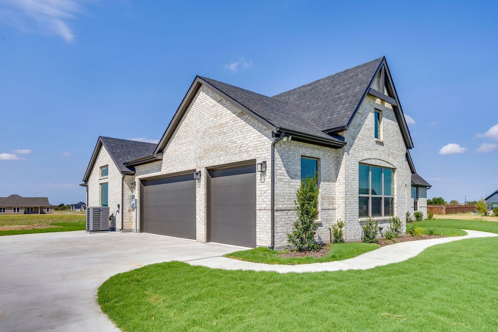 10611 Rye Bread Lane, Venus, TX 76084 — exterior