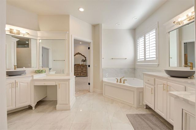 18266 Carlton Way, Edmond, OK 73012