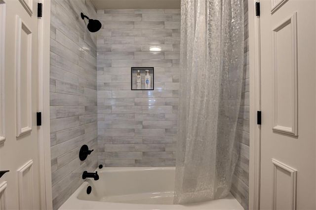 18266 Carlton Way, Edmond, OK 73012