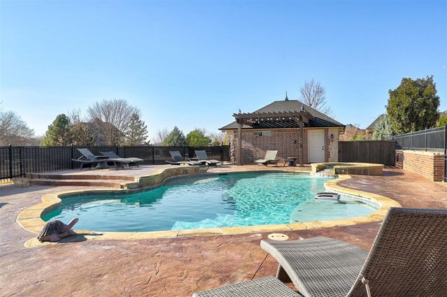 18266 Carlton Way, Edmond, OK 73012