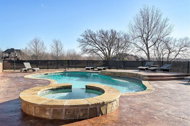 18266 Carlton Way, Edmond, OK 73012