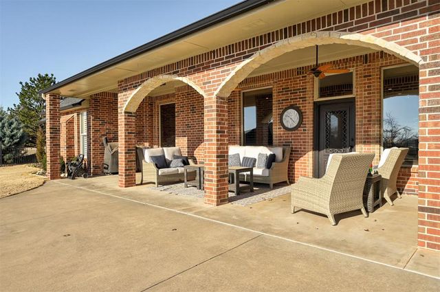 18266 Carlton Way, Edmond, OK 73012