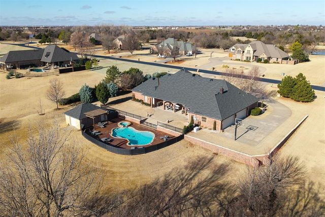 18266 Carlton Way, Edmond, OK 73012