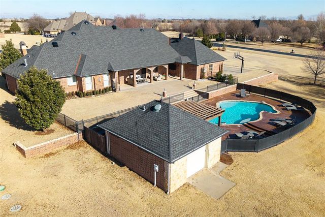 18266 Carlton Way, Edmond, OK 73012