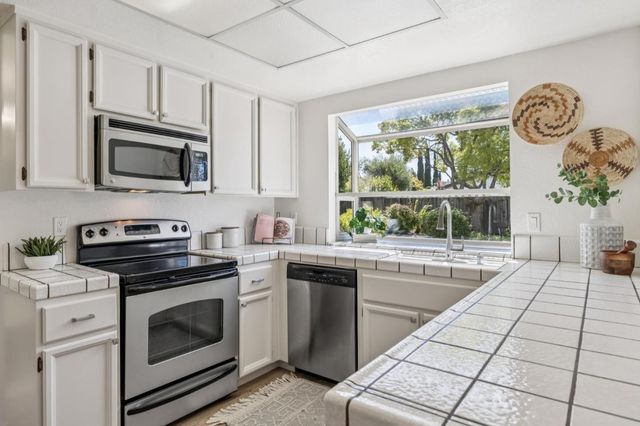 756 Davit Lane, Redwood City, CA 94065