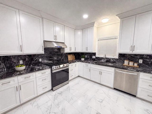 19207 Poplar Trails Lane, Tomball, TX 77375