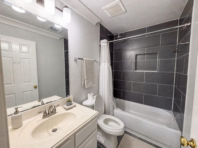 19207 Poplar Trails Lane, Tomball, TX 77375
