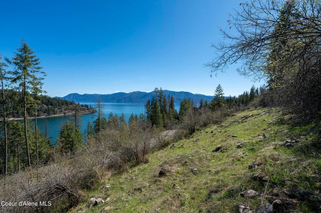 577 Midas Dr, Sagle, ID 83860